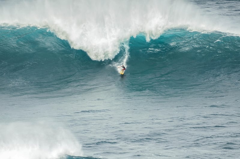 Surfing in Hawaii's Pipeline